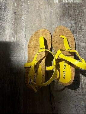 Anne Klein Womans Bright Yellow T-Strap Sandals Worn once
